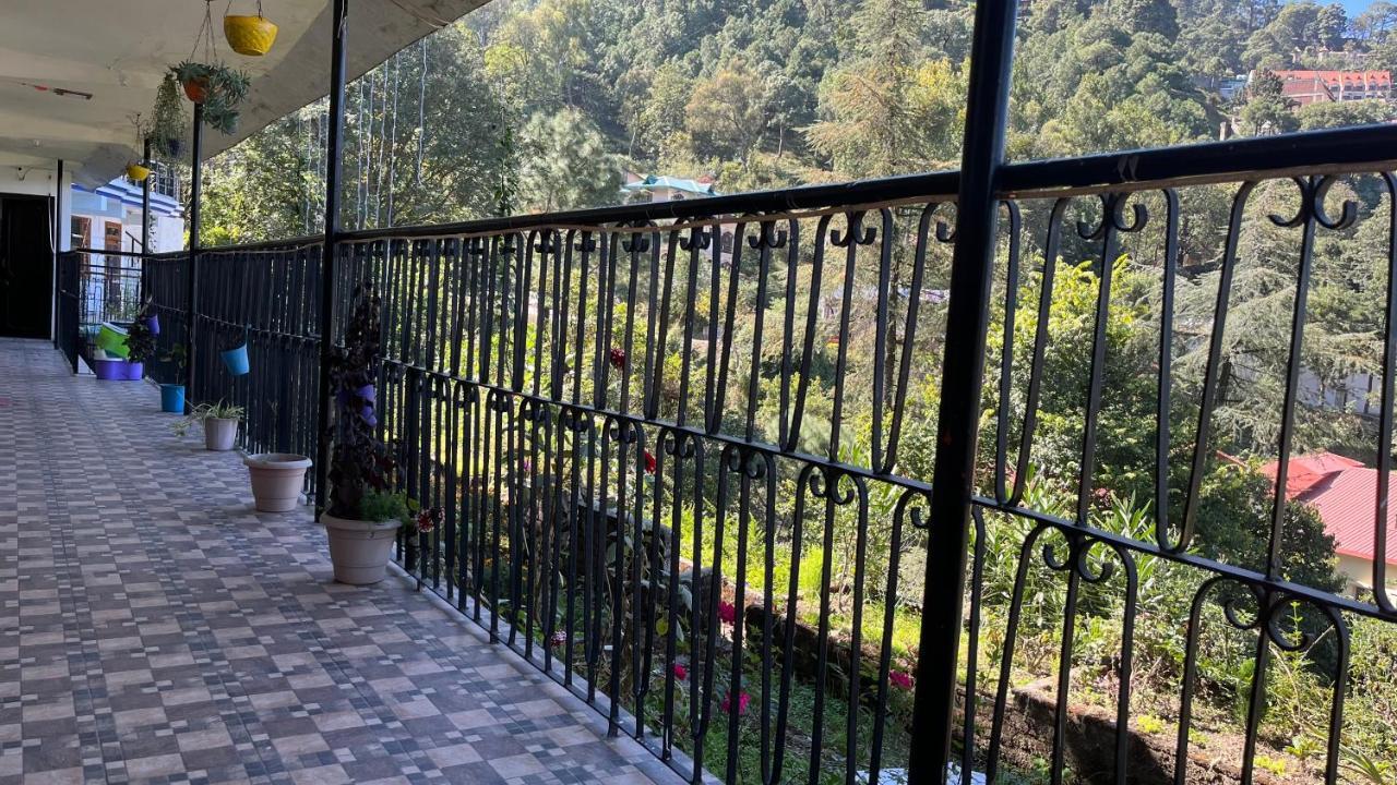 Sunrise View Homestay Kasauli Zewnętrze zdjęcie