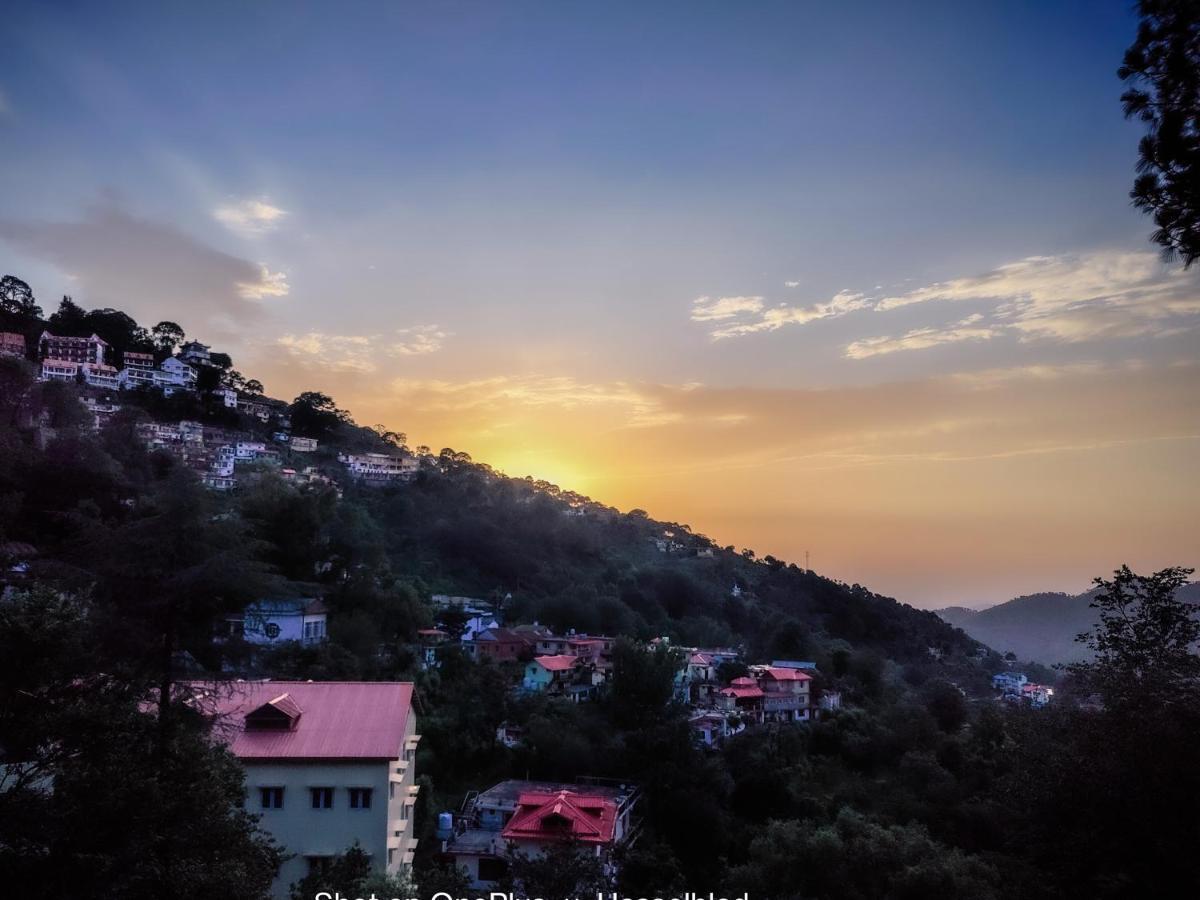 Sunrise View Homestay Kasauli Zewnętrze zdjęcie